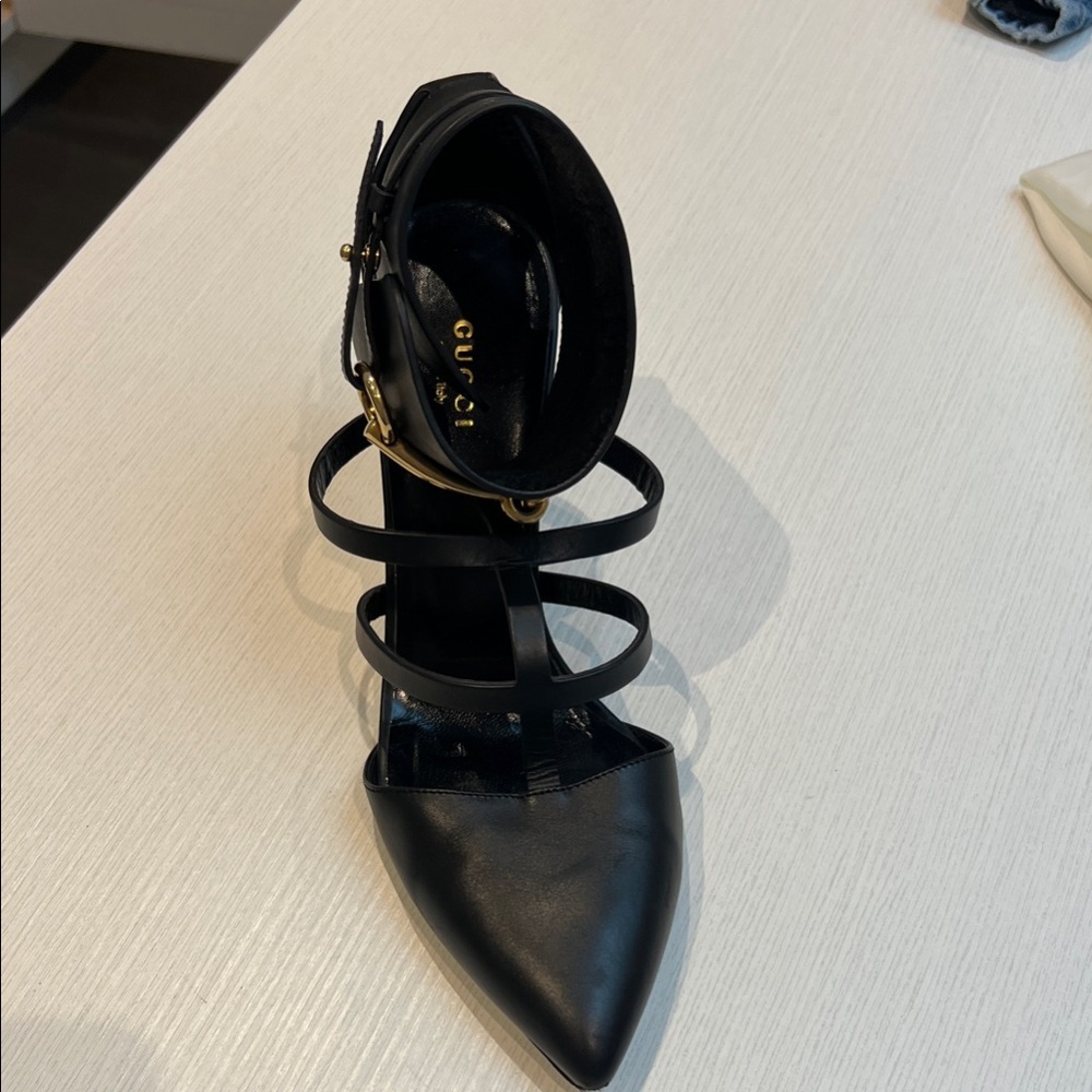 Gucci - like new t-strap heels - Picture 4 of 11